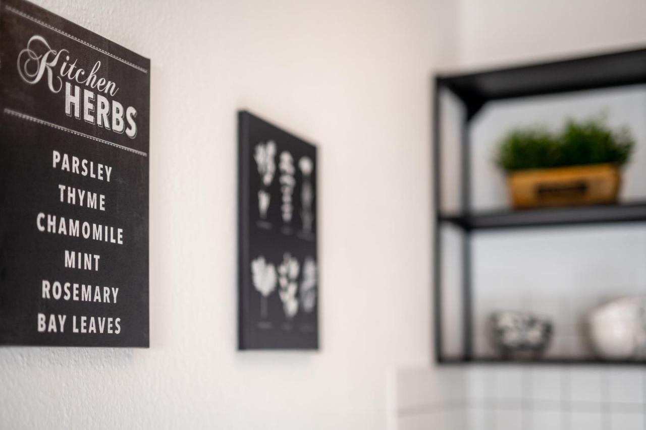 Moderne Eg-Wohnung In Sudenburg Mit Parkplatz, Top Anbindung มัคเดอบวร์ก ภายนอก รูปภาพ